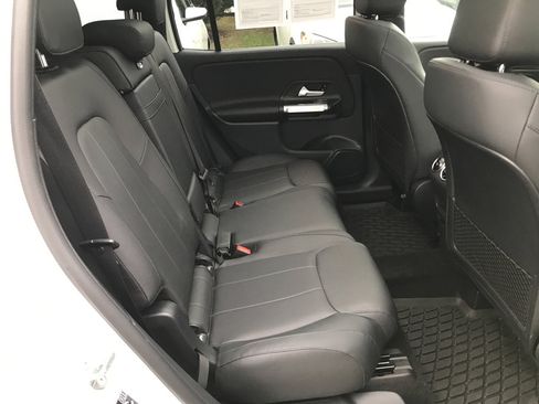 Used 2023 Mercedes-Benz GLB 250 4MATIC image 32