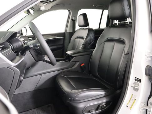 Used 2023 Jeep Grand Cherokee Limited image 15