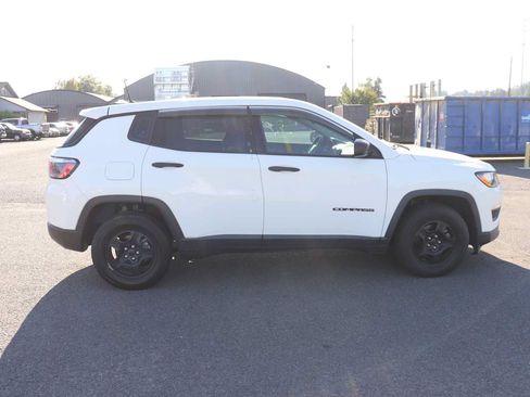 Used 2018 Jeep Compass Sport FWD image 4
