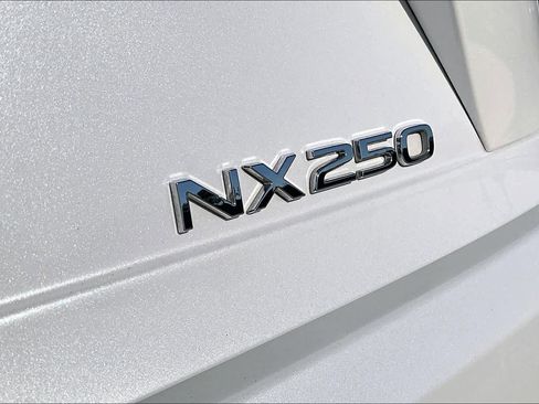 Used 2025 Lexus NX 250 FWD image 10