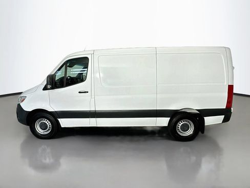 Used 2022 Mercedes-Benz Sprinter 1500 image 4