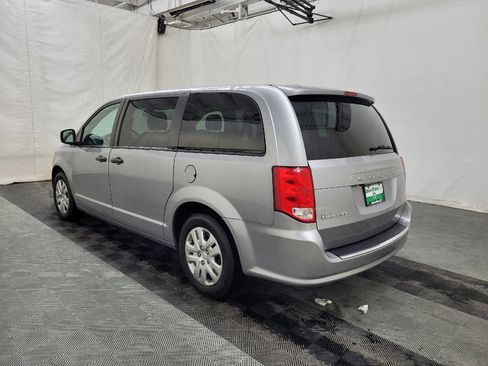 Used 2019 Dodge Grand Caravan SE image 5