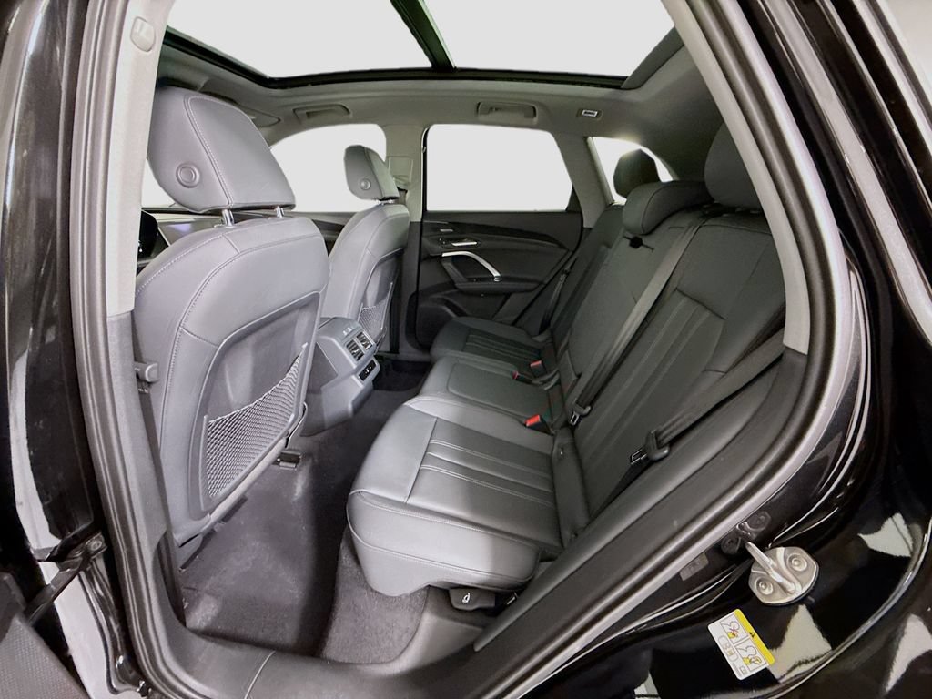 Used 2026 Audi Q5 Premium Plus w/ Premium Plus AWD/4WD image 24