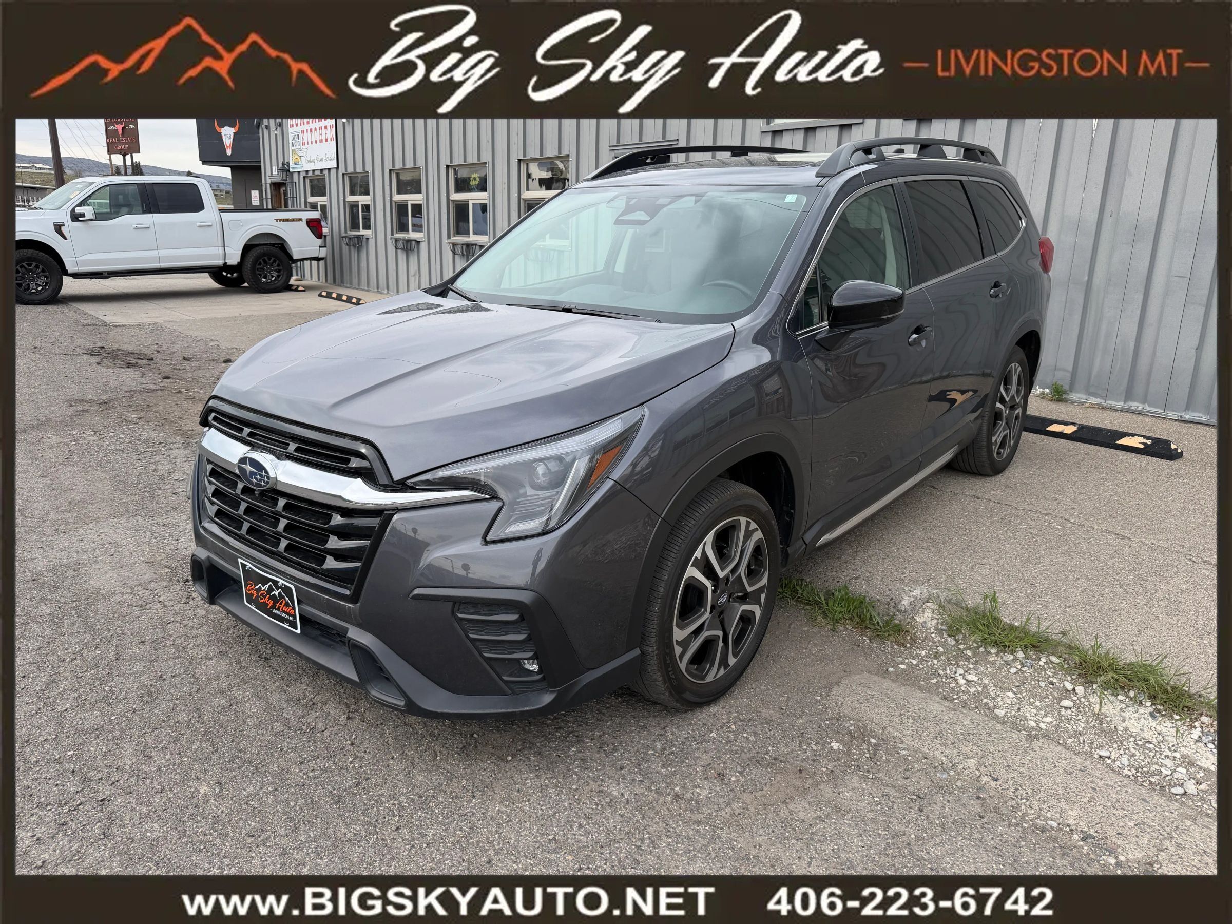 Used 2024 Subaru Ascent Limited w/ Technology Package AWD/4WD image 3