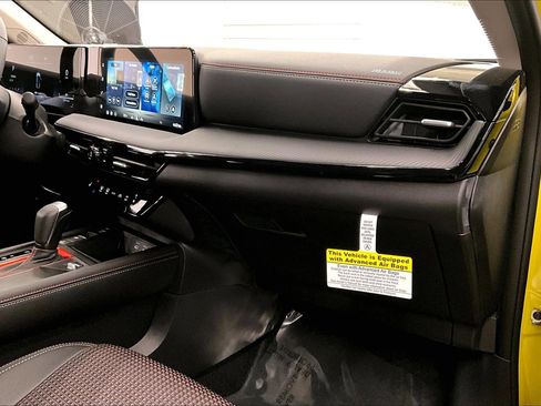 New 2026 Nissan Kicks SR w/ Cold Weather Package FWD image 33