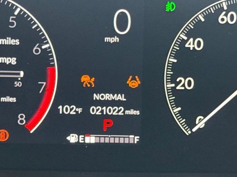 Used 2024 Honda Pilot Touring image 9