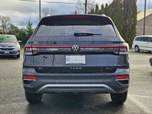 New 2025 Volkswagen Taos SE image 4