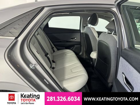 Used 2025 Hyundai Elantra Limited FWD image 18