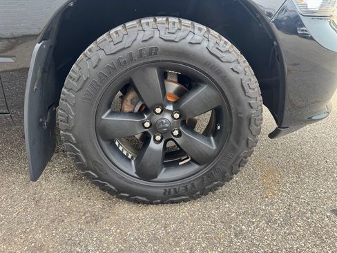 Used 2019 RAM 1500 Express w/ Wheel & Sound Group AWD/4WD image 26