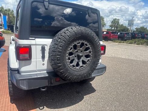 Used 2019 Jeep Wrangler Unlimited Sahara AWD/4WD image 25