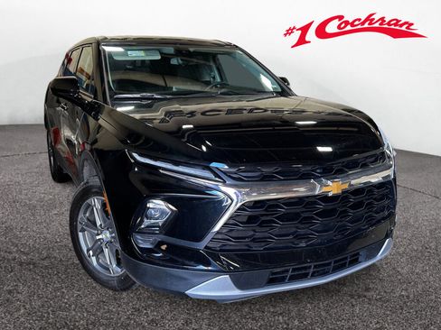 Used 2025 Chevrolet Blazer LT image 1