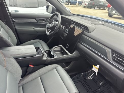 New 2026 GMC Terrain AT4 w/ Convenience Package III image 11