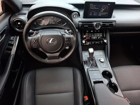 Used 2025 Lexus IS 350 F Sport RWD image 11