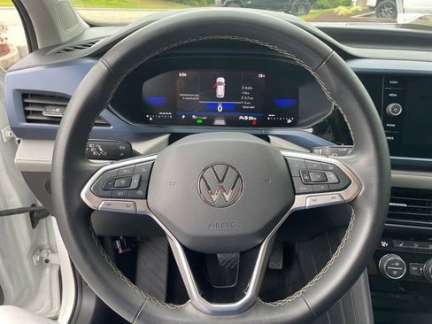 Used 2024 Volkswagen Taos SE image 10