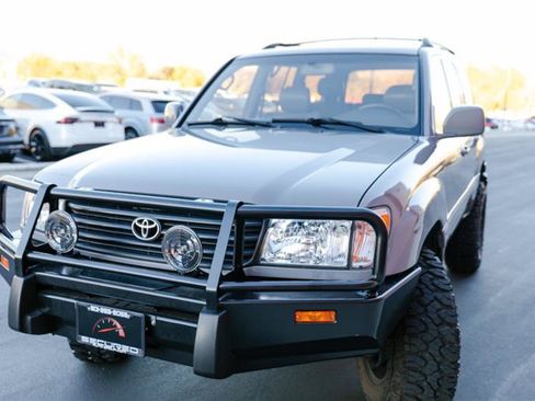 Used 2001 Toyota Land Cruiser AWD/4WD image 19