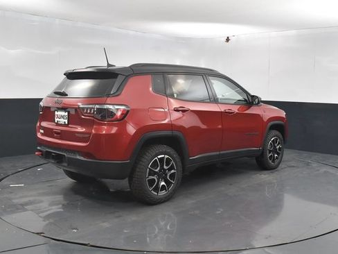 New 2026 Jeep Compass Trailhawk w/ Sun, Sound & Navigation Group AWD/4WD image 8