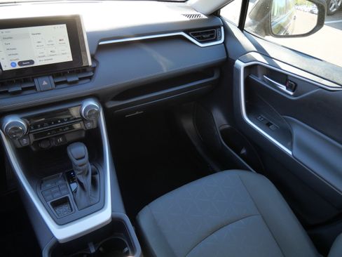 Certified 2025 Toyota RAV4 XLE AWD/4WD image 12