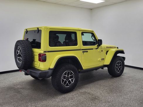 Used 2024 Jeep Wrangler Rubicon image 11