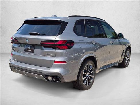 New 2026 BMW X5 xDrive40i w/ M Sport Package AWD/4WD image 2