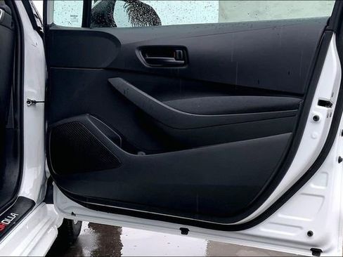 Used 2022 Toyota Corolla LE w/ LE Convenience Package image 23