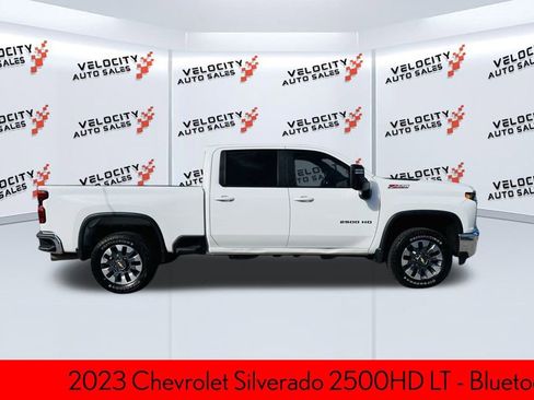 Used 2023 Chevrolet Silverado 2500 LT image 2