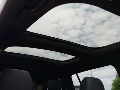 Certified 2026 Mercedes-Benz GLB 250 4MATIC image 33