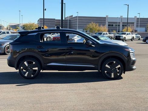 New 2026 Nissan Kicks SR w/ Cold Weather Package FWD image 7