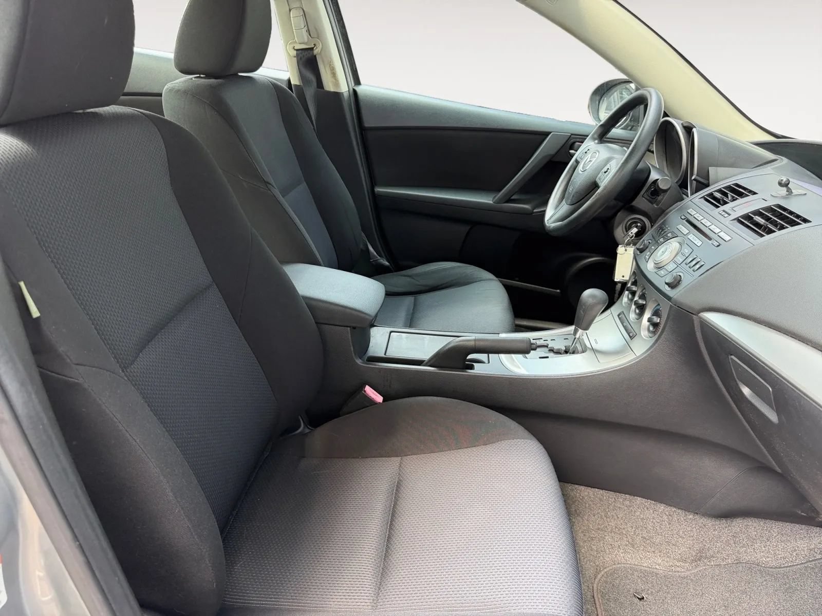 Used 2011 MAZDA MAZDA3 i Touring FWD image 10