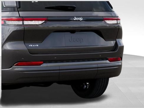 Used 2026 Jeep Grand Cherokee Limited AWD/4WD image 14