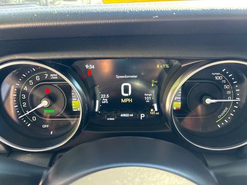 Used 2021 Jeep Wrangler Unlimited Sahara w/ Cold Weather Group AWD/4WD image 25