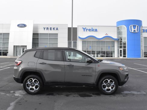 Used 2022 Jeep Compass Trailhawk w/ Trailhawk Convenience Group image 1