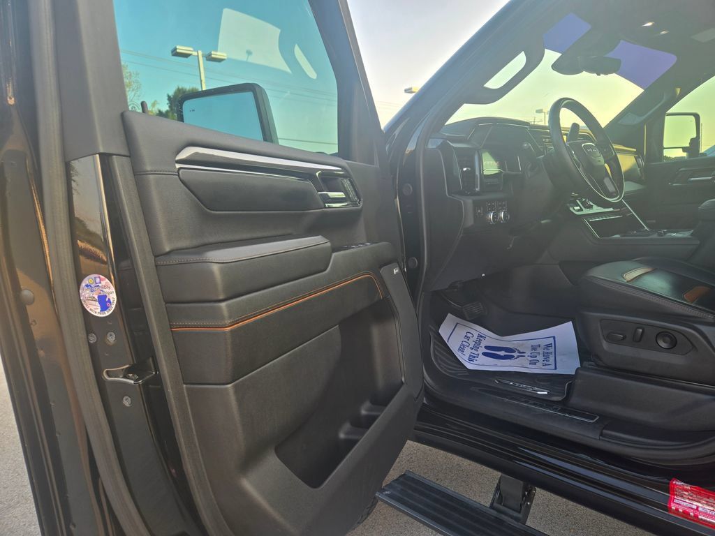 Used 2024 GMC Sierra 2500 AT4 w/ AT4 Premium Plus Package AWD/4WD image 6