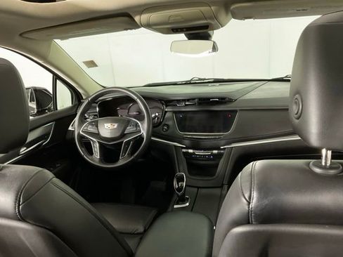 Used 2017 Cadillac XT5 Luxury w/ Driver Awareness Package image 14