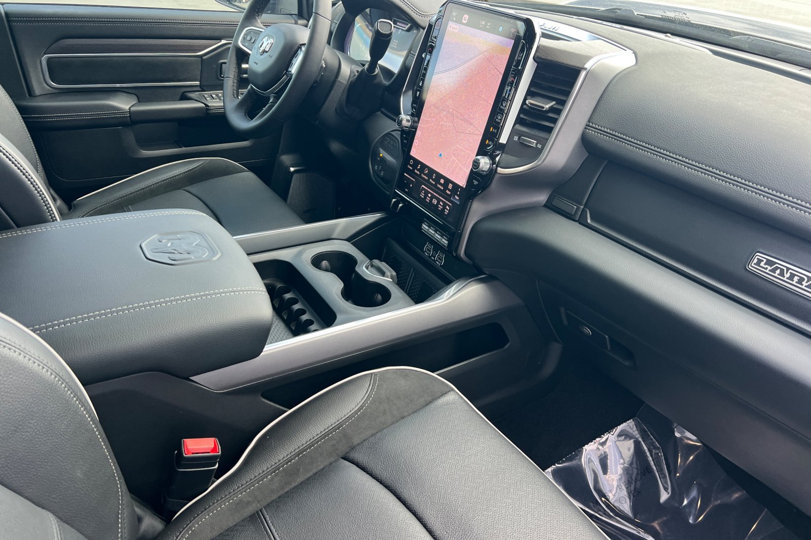 New 2026 RAM 3500 Laramie AWD/4WD image 17