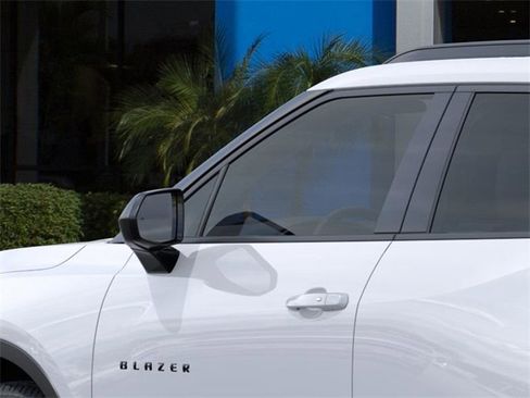 New 2026 Chevrolet Blazer LT image 13