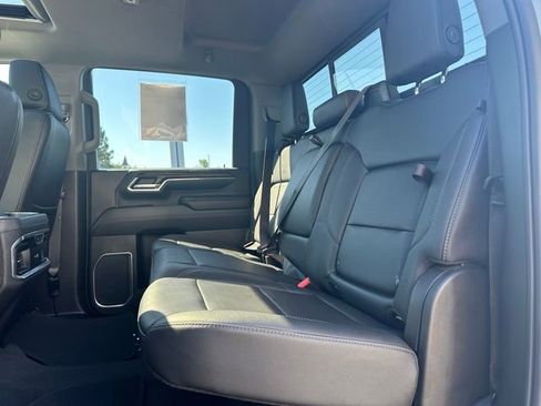 Used 2024 GMC Sierra 3500 SLT w/ SLT Premium Package image 20
