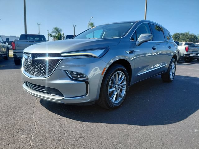 Used 2023 Buick Enclave Avenir w/ Avenir Technology Package FWD image 5