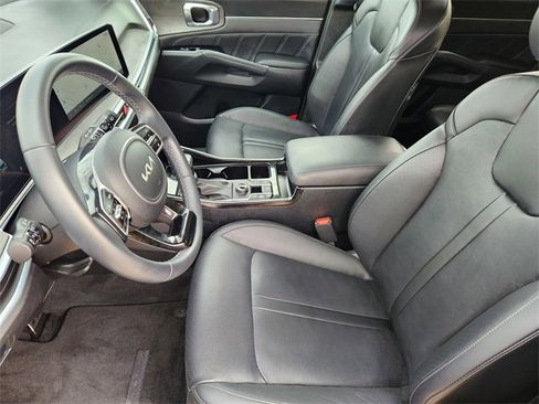 Used 2025 Kia Sorento SX image 10