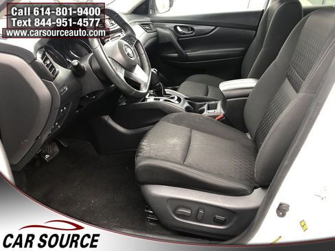 Used 2018 Nissan Rogue SV w/ Premium Package image 13