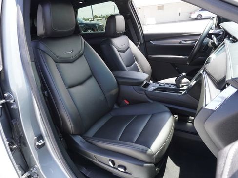 Used 2023 Cadillac XT5 Luxury FWD image 12