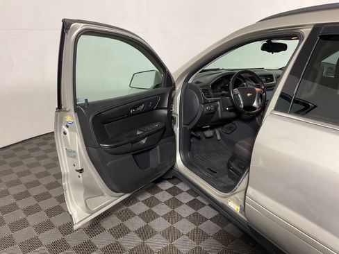 Used 2015 Chevrolet Traverse LT w/ Style and Technology Package AWD/4WD image 18