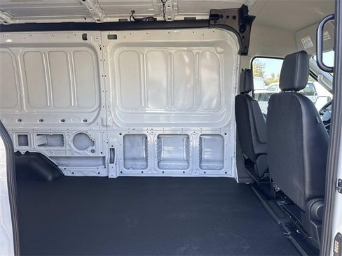New 2026 Ford Transit 250 148 Medium Roof image 32