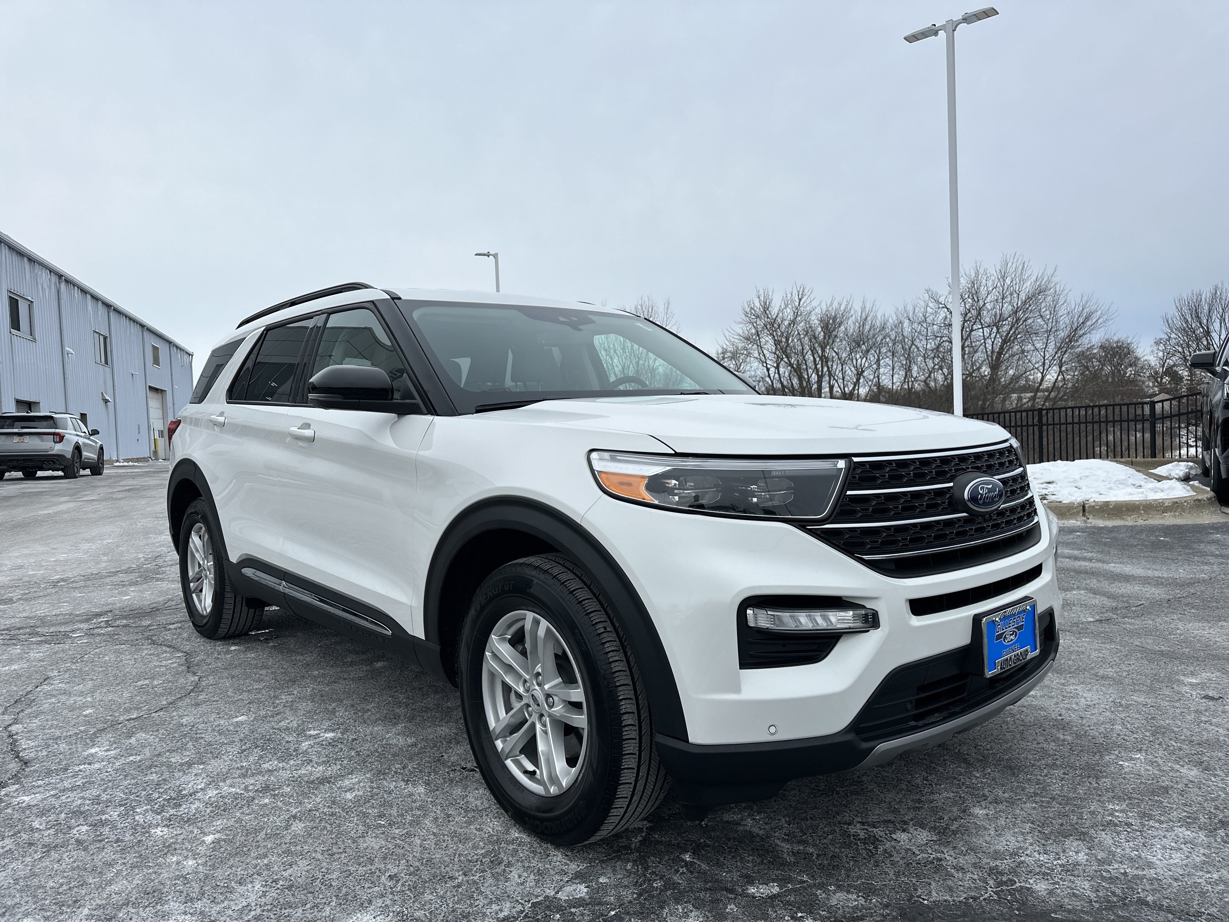 Certified 2023 Ford Explorer XLT w/ Equipment Group 202A AWD/4WD image 1