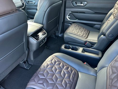 New 2026 Nissan Armada Platinum image 14