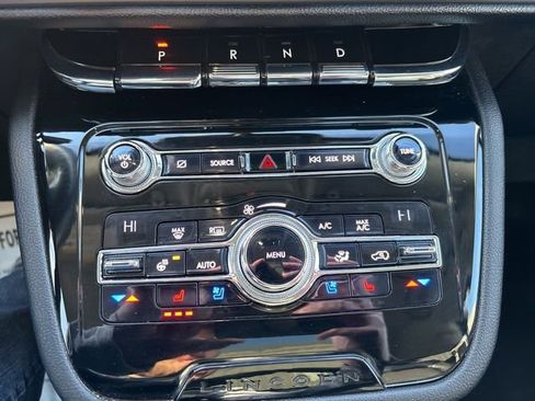Used 2020 Lincoln Corsair Reserve image 27