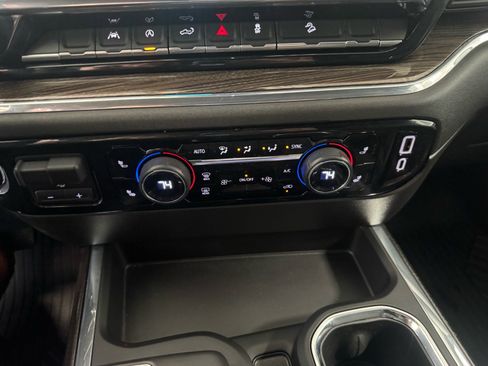 Used 2024 Chevrolet Silverado 1500 LT Trail Boss w/ Convenience Package II image 19