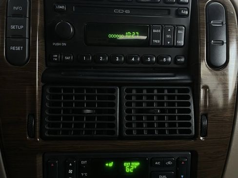 Used 2004 Ford Explorer Eddie Bauer image 29