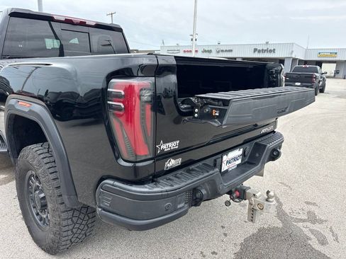 Used 2024 GMC Sierra 2500 AT4X w/ AT4X AEV Edition AWD/4WD image 13