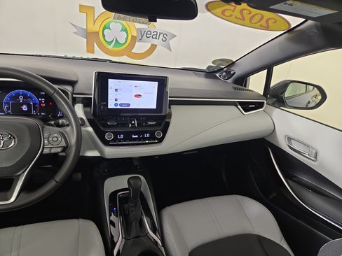 Used 2025 Toyota Corolla XSE FWD image 24