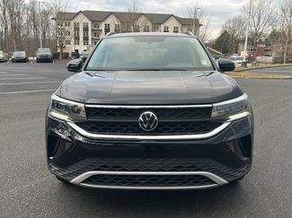 Certified 2022 Volkswagen Taos SE video 2